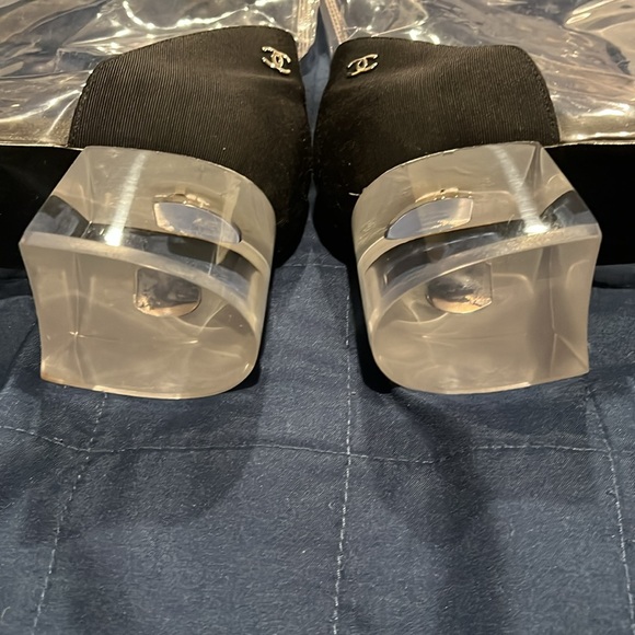 Channel Rainboots - Picture 10 of 16